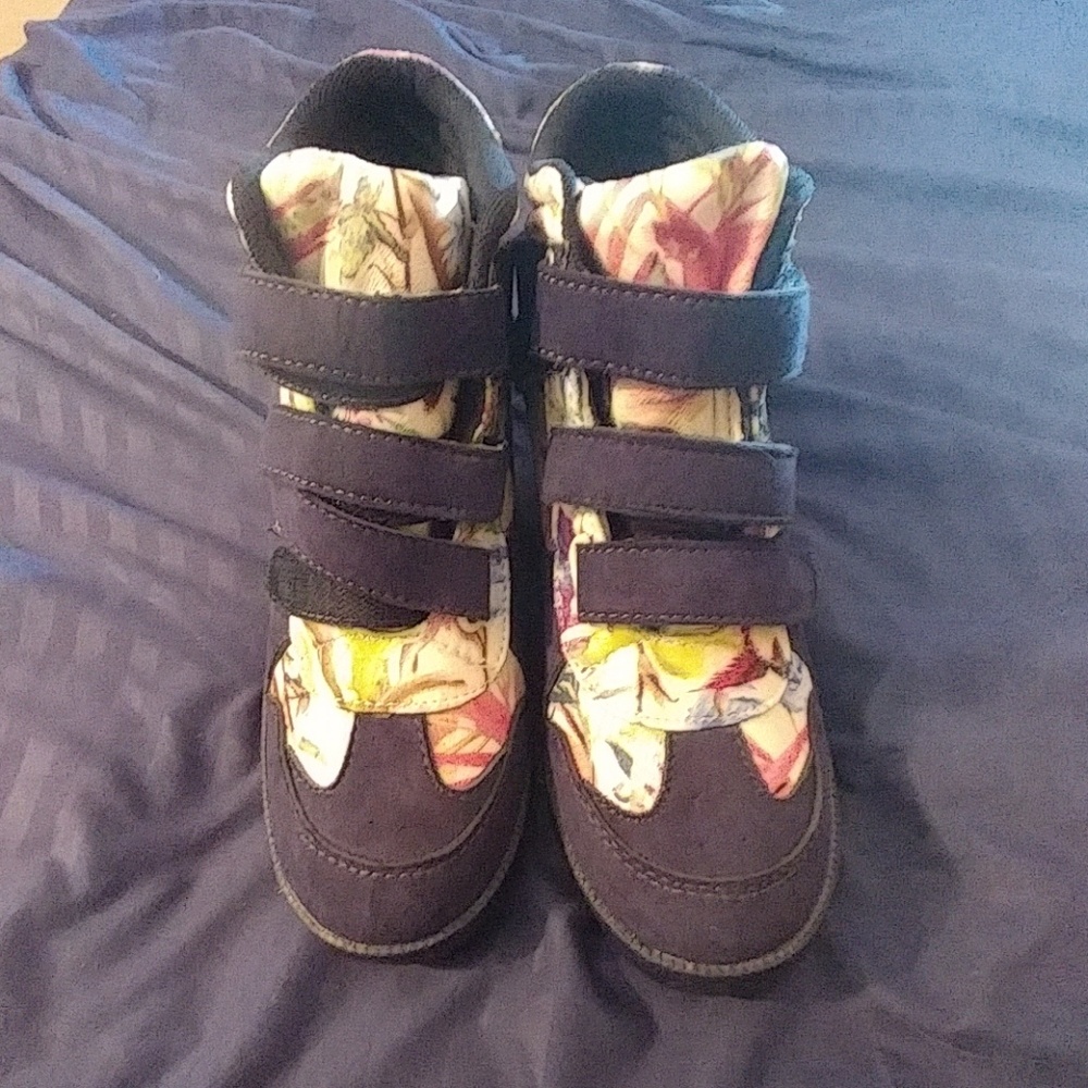 Sneaker wedges